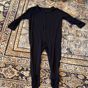 Kyte baby snap footie in midnight (3-6)